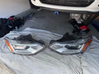 2020 Chevrolet Traverse headlights