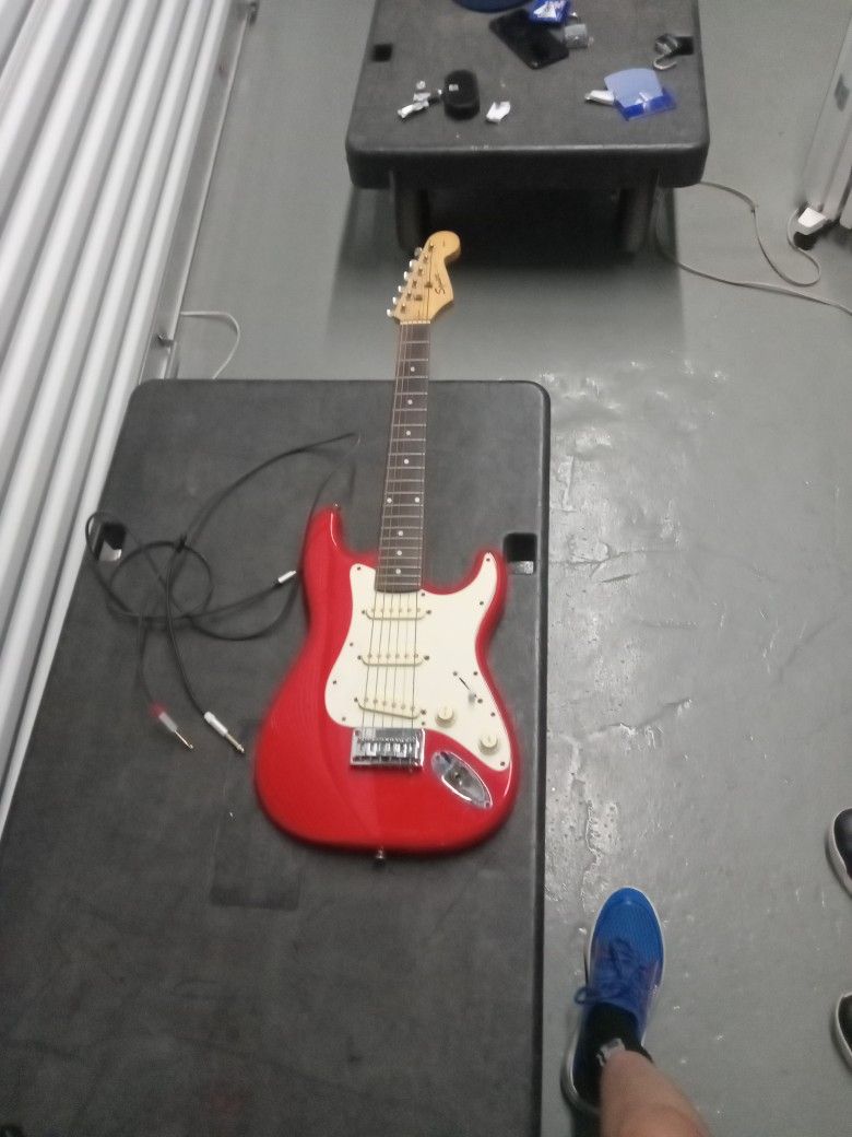 Squier Mini Guitar With Amp Wire