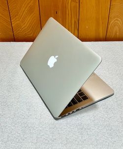 Apple MacBook Pro 13” Retina i5/8GB/256GB SSD
