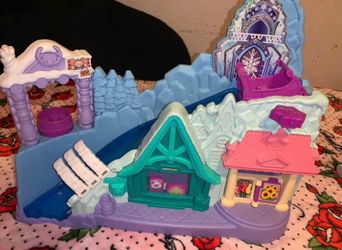 Disney Frozen Little People Sledding Adventure