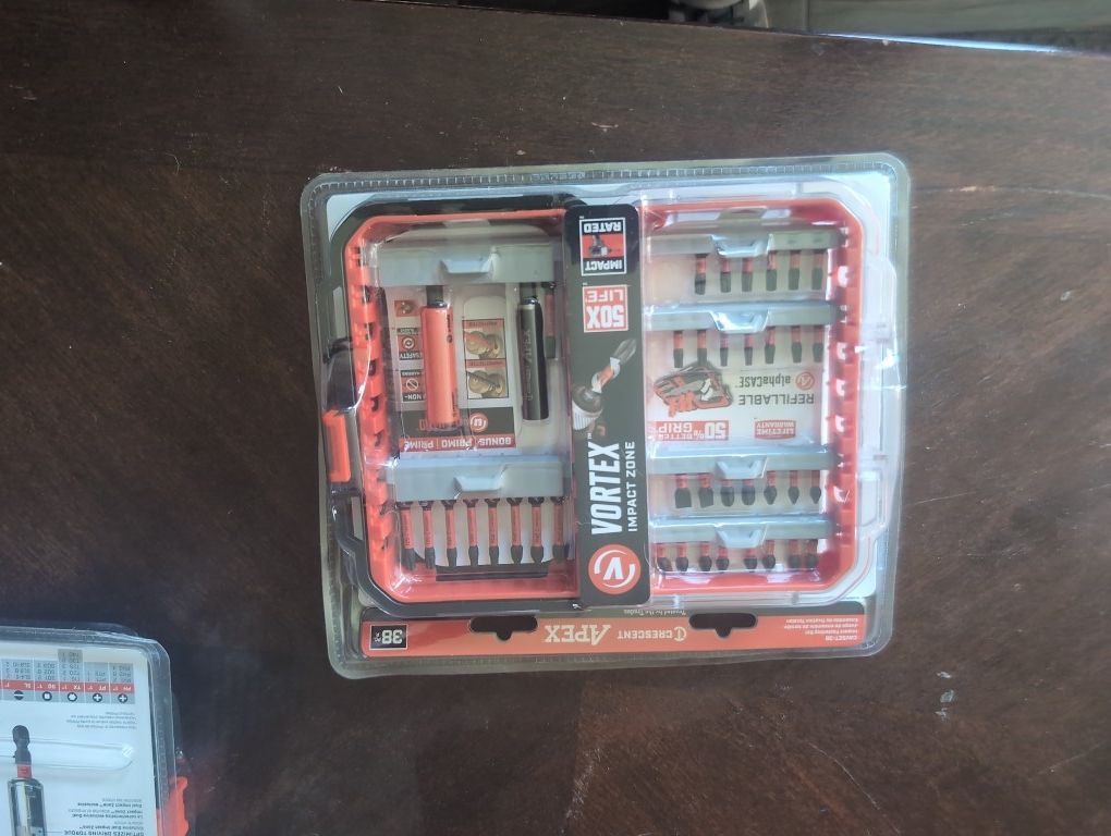 Crescent Apex Fastening Set