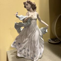 Lladro Statue