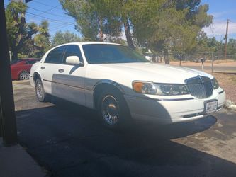 1999 Lincoln Town Car