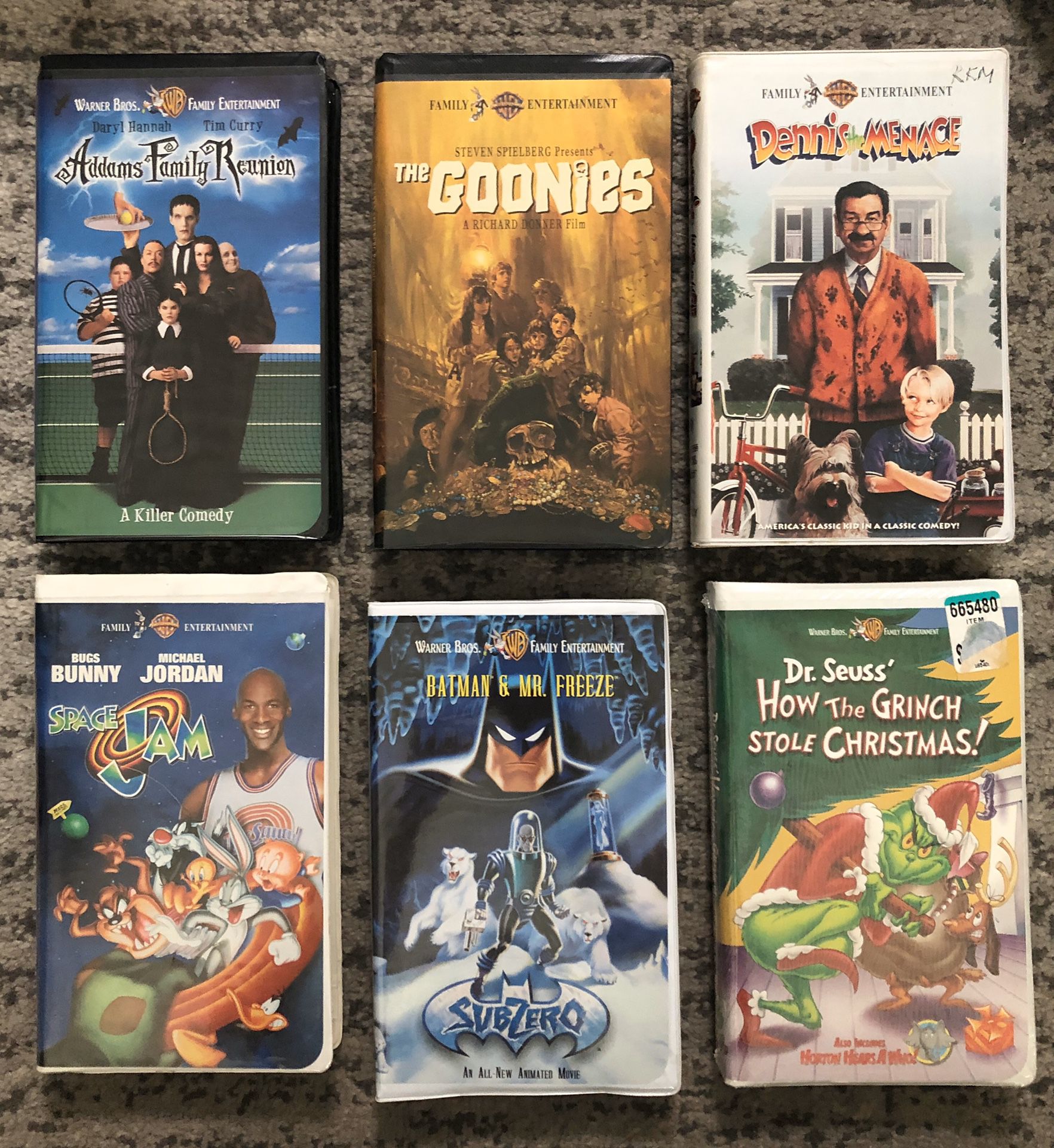 VHS Vintage Lot 6 VHS Adam family, Grinch, Space Jam, Batman ...