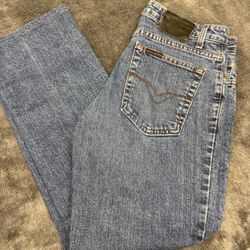 Harley Davidson Women’s Size 8 Jeans with and inseam of 30”x. In great shape! 
