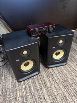 KRK Rokit 5 G4 Studio Monitors + Focusrite Scarlett 2i2 3rd Gen Bundle - Complete Setup