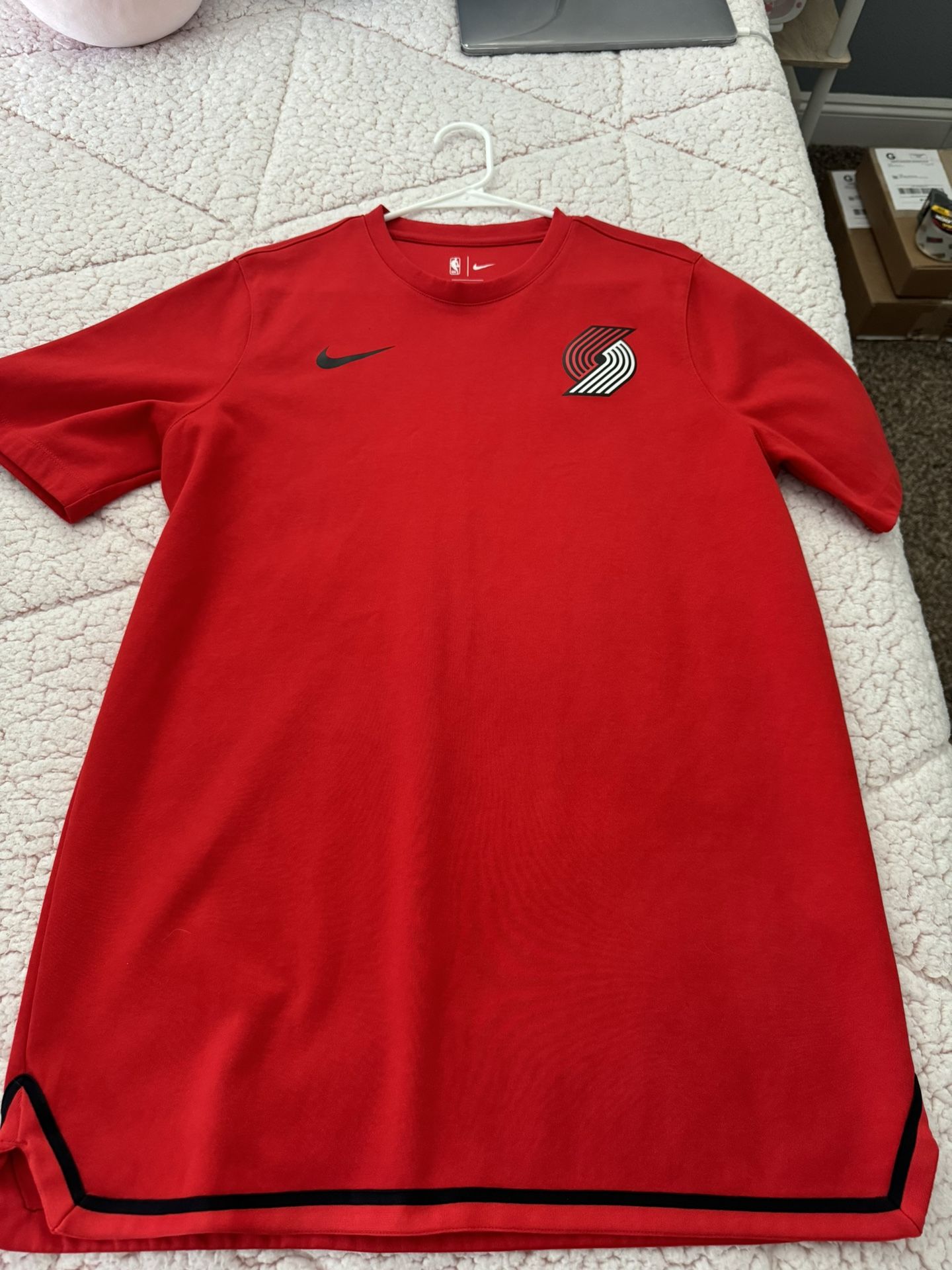 Men’s Red T-Shirt Size Large New Without Tags