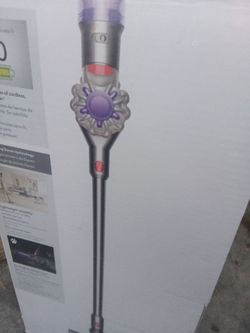 Dyson V 8