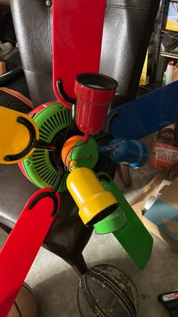 Free ceiling fan