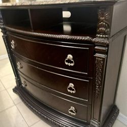 Cajonera Y Buró Ashley $220 