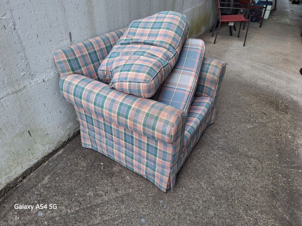 FREE Living Room Chair