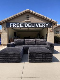 Excellent Condition Boneless Sectional & Ottoman