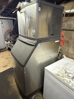 Commercial Manitowic ice Machine/ ice maker