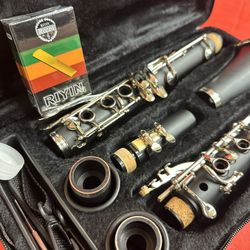 Like New Clarinet with New Box of Reeds $140 Firm