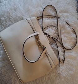 Calvin klein, Cream Leather Crossbody Bag with Gold Chain