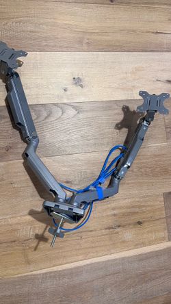 Monitor arm