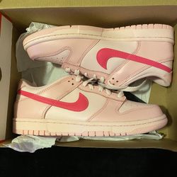 Nike Dunk Low ‘Triple Pink’ Size 6.5Y Brand New