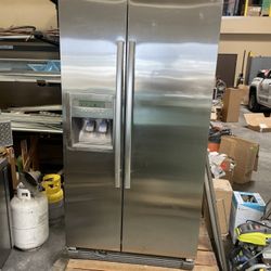 Whirlpool Refrigerator 
