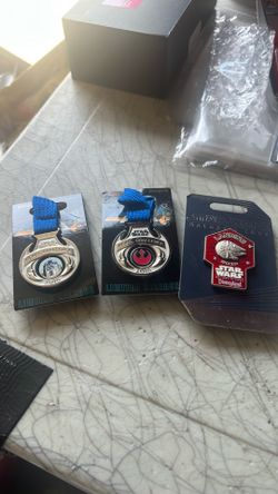 Disney pins