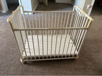 Portable crib