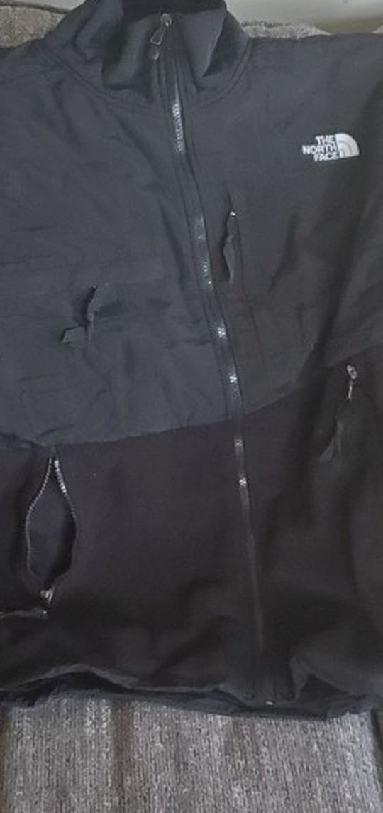 Brand New All Black North face Fleece Jacket Size Large