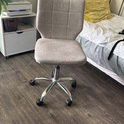 Light gray swivel computer chair