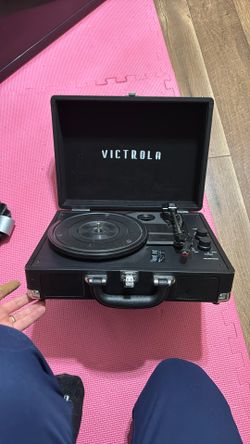 Victrola Bluetooth Suitcase Record Player — Model VSC-550BT 