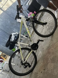 GT Aggressor Mountain Bike SR Suntour M3010