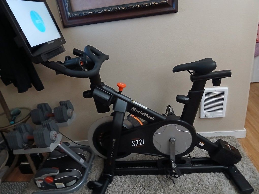 NordicTrack Commercial S22i Studio Cycle Exercise Bike