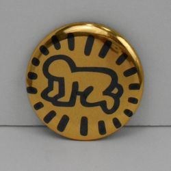 1988 Keith Haring Pop Art Lifetime Gold Tone Reflective Radiant Baby 1.4" Lapel Pinback Button