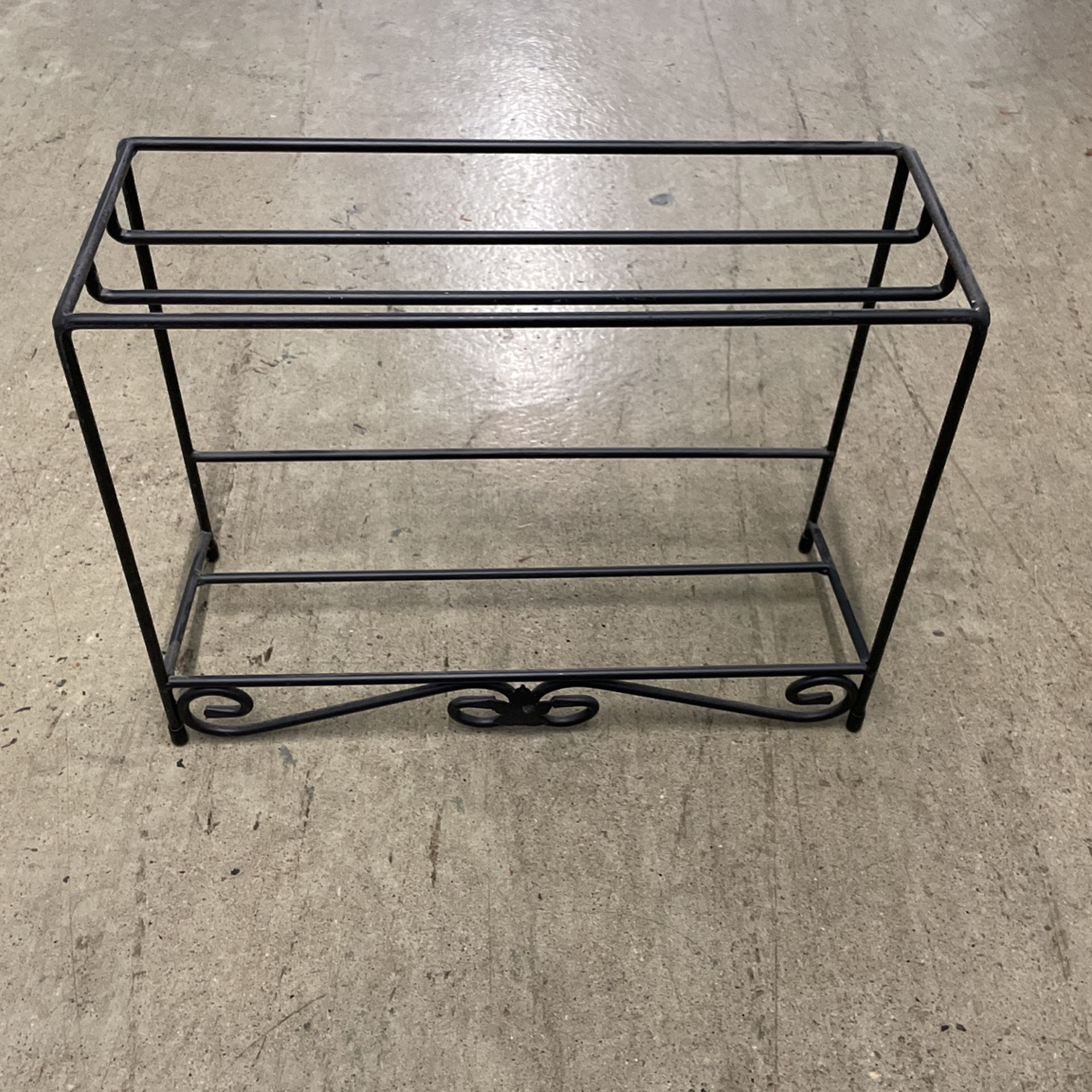 Small Longaberger Wrought Iron Stand
