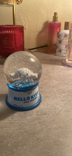 Cinnamoroll snowglobe
