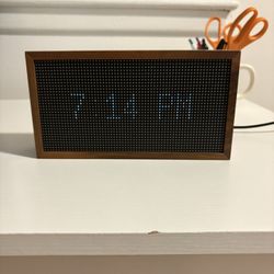 Gen 1 Tidbyt w/ Power cord