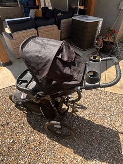 Jogger stroller