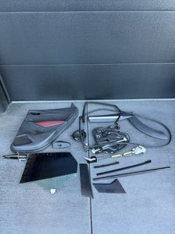2016-2021 Mazda CX-3 right rear door, parts, window, door, panel, trim, speaker, and other parts whatever you see on the picture