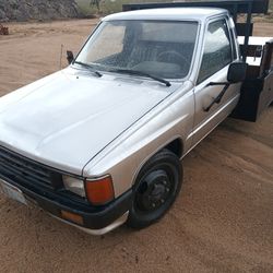 87 Toyota 1 ton flatbed