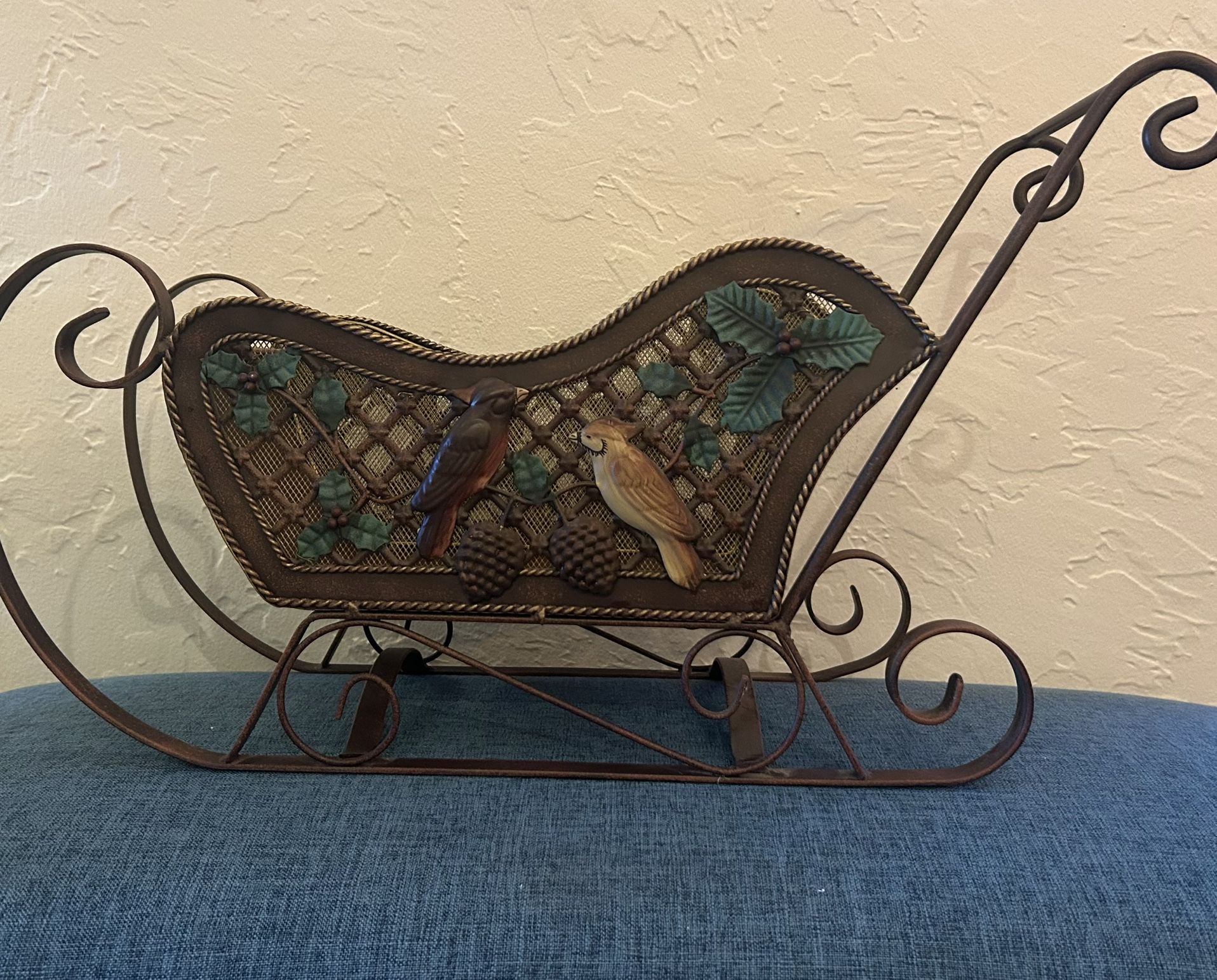🎄 Vintage Metal Christmas Sleigh – Holiday Display Ready!
