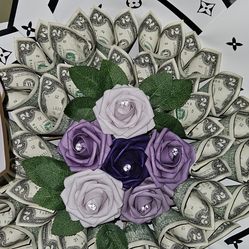 Arreglos florales en billetes de 2,5,10