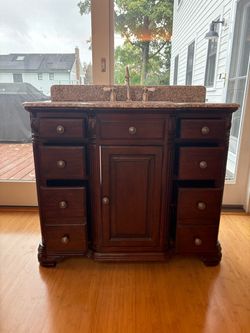 Vanity 36” Traditional, Wood With Granite Top