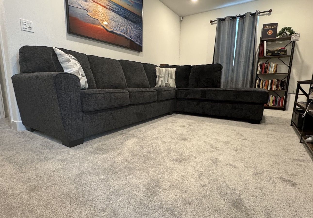 McDade Slate Gray Sofa w Chaise