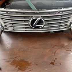 Lexus RX350 Grille Part