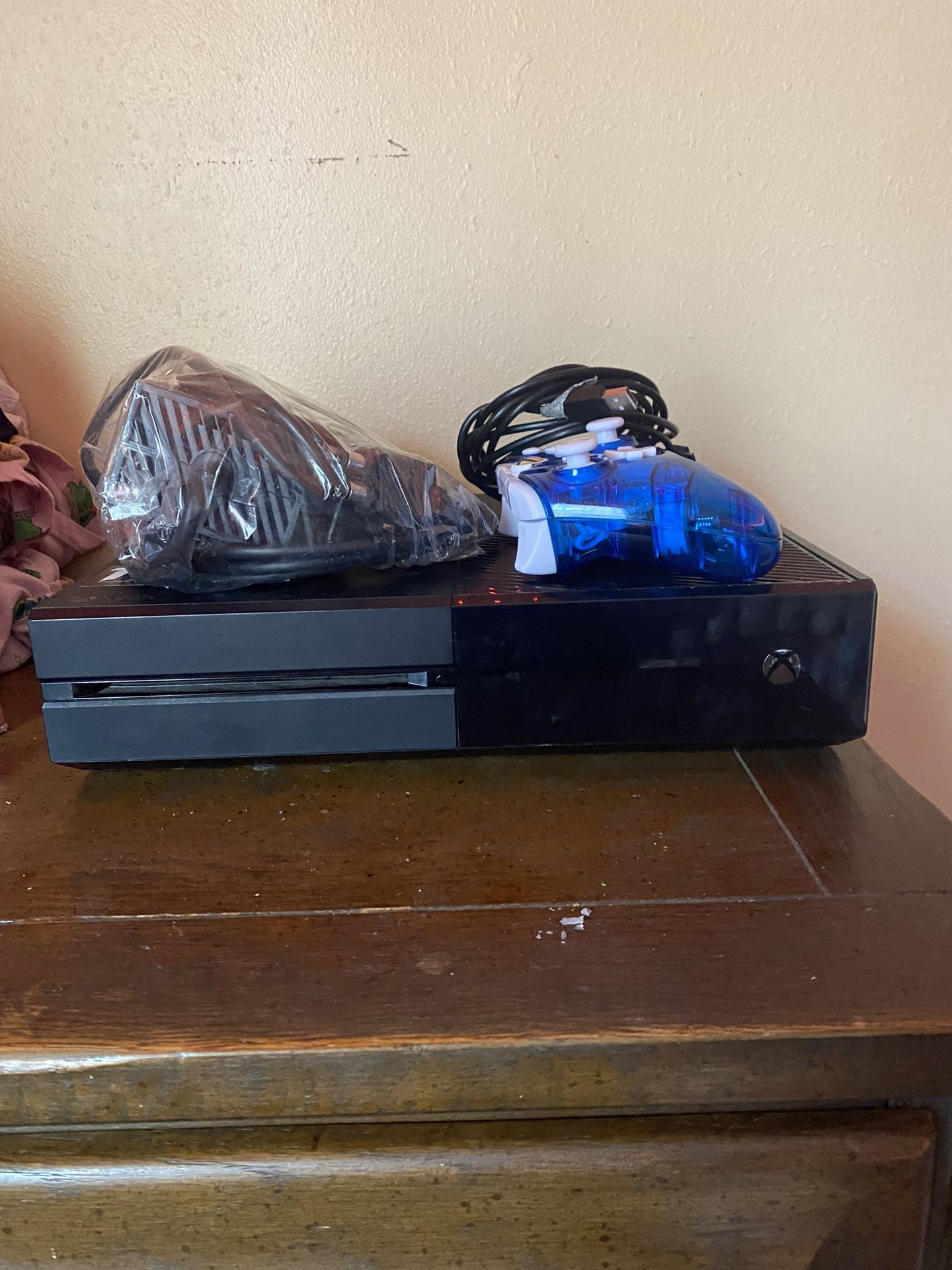 Xbox One With Wired Controller