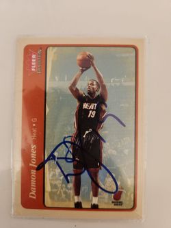 Damon Jones Fleer Tradition Signed Basketball Card