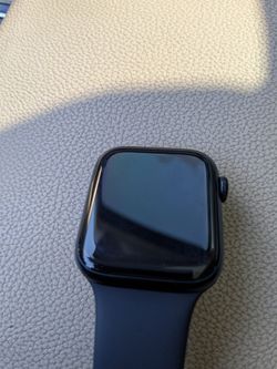 Apple iwatch 44 mm SE 2nd gen great condition