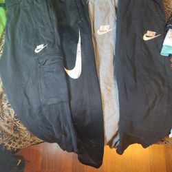 4 Kids Ages 10-12 Nike Joggers And Sweat Pants 