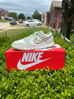 Nike dunk honeydew size 8.5 men