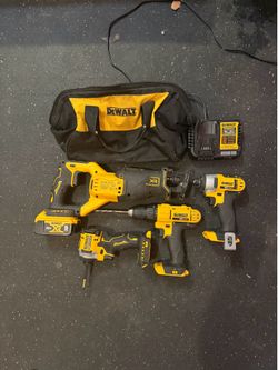 8pc Dewalt Powertool Kit