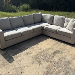 *FREE DELIVERY* Havertys Beckett Sectional 