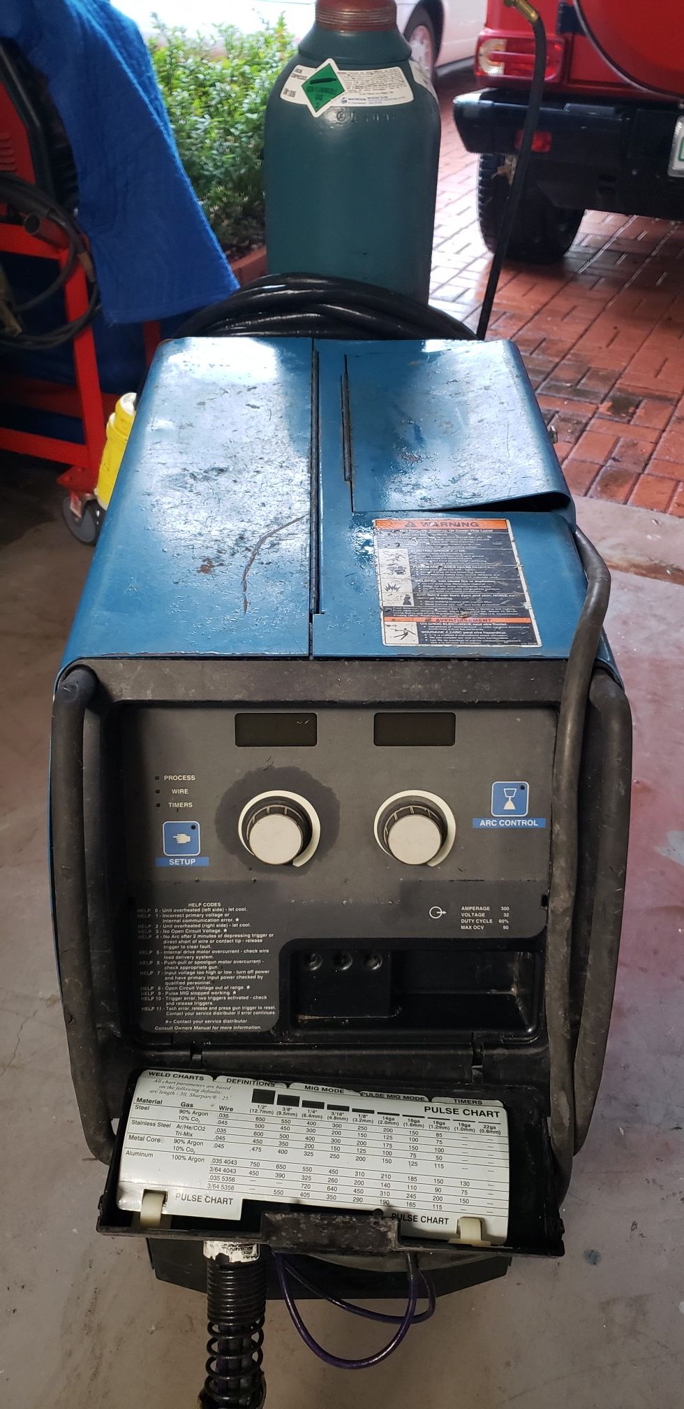 Miller Millermatic 350P Aluminum MIG Welder with 25ft XRAlumaPro Gun