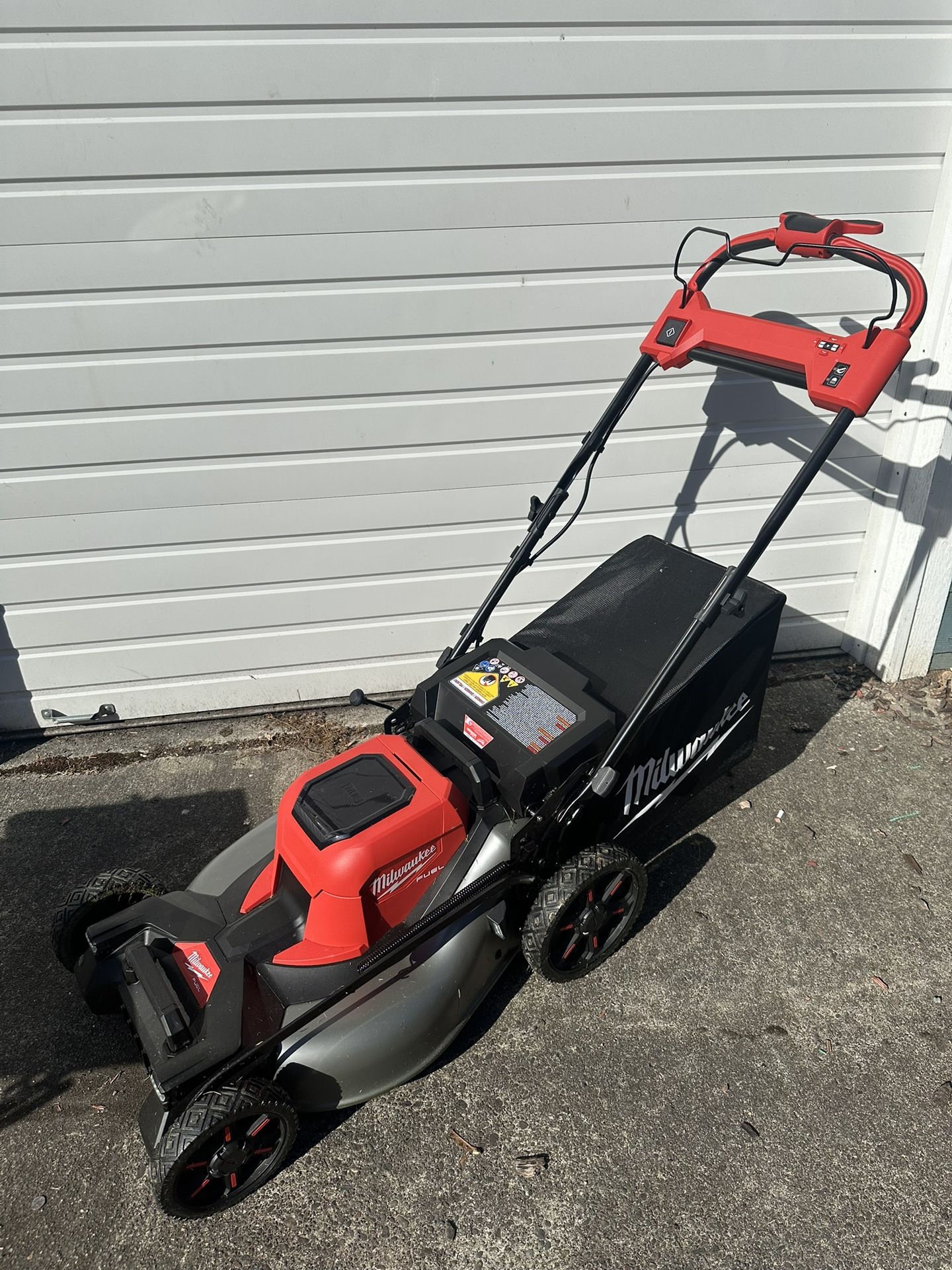 Milwaukee Lawn Mower Without Batteries